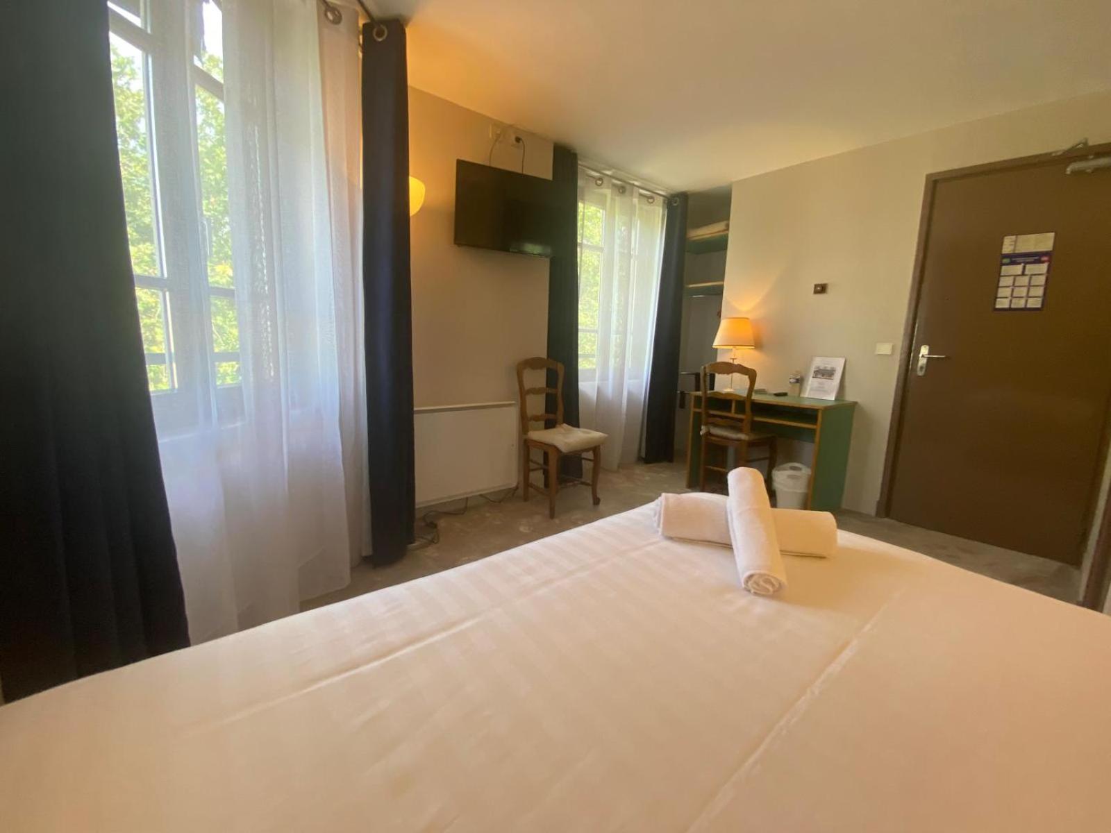 Hotel Paris Vesinet- Logis Hotel Restaurant Ле-Везине Экстерьер фото