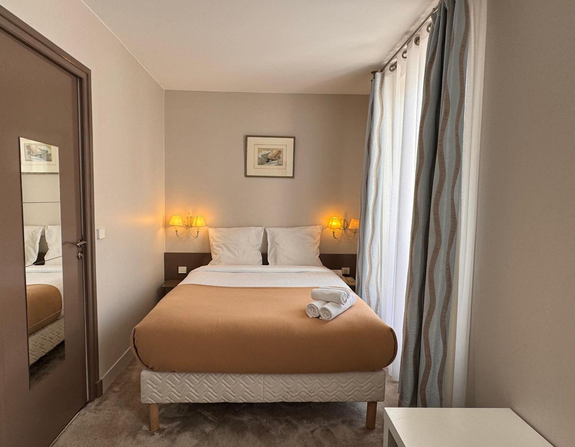 Hotel Paris Vesinet- Logis Hotel Restaurant Ле-Везине Экстерьер фото