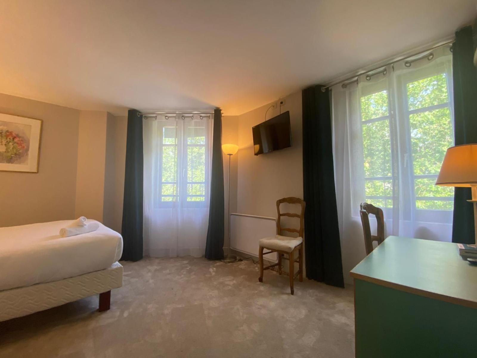 Hotel Paris Vesinet- Logis Hotel Restaurant Ле-Везине Экстерьер фото