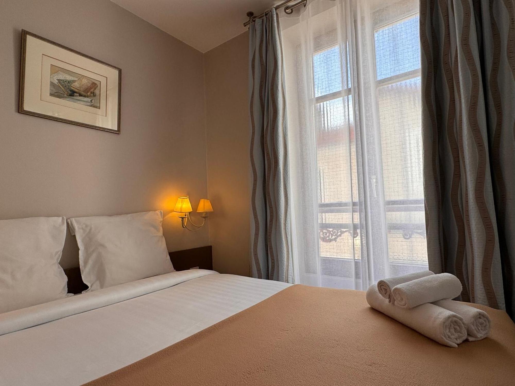 Hotel Paris Vesinet- Logis Hotel Restaurant Ле-Везине Экстерьер фото