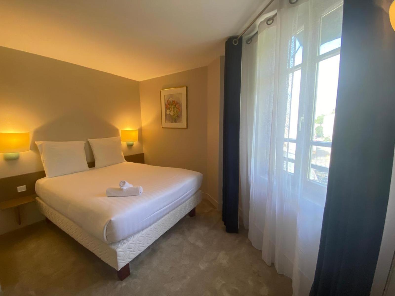 Hotel Paris Vesinet- Logis Hotel Restaurant Ле-Везине Экстерьер фото