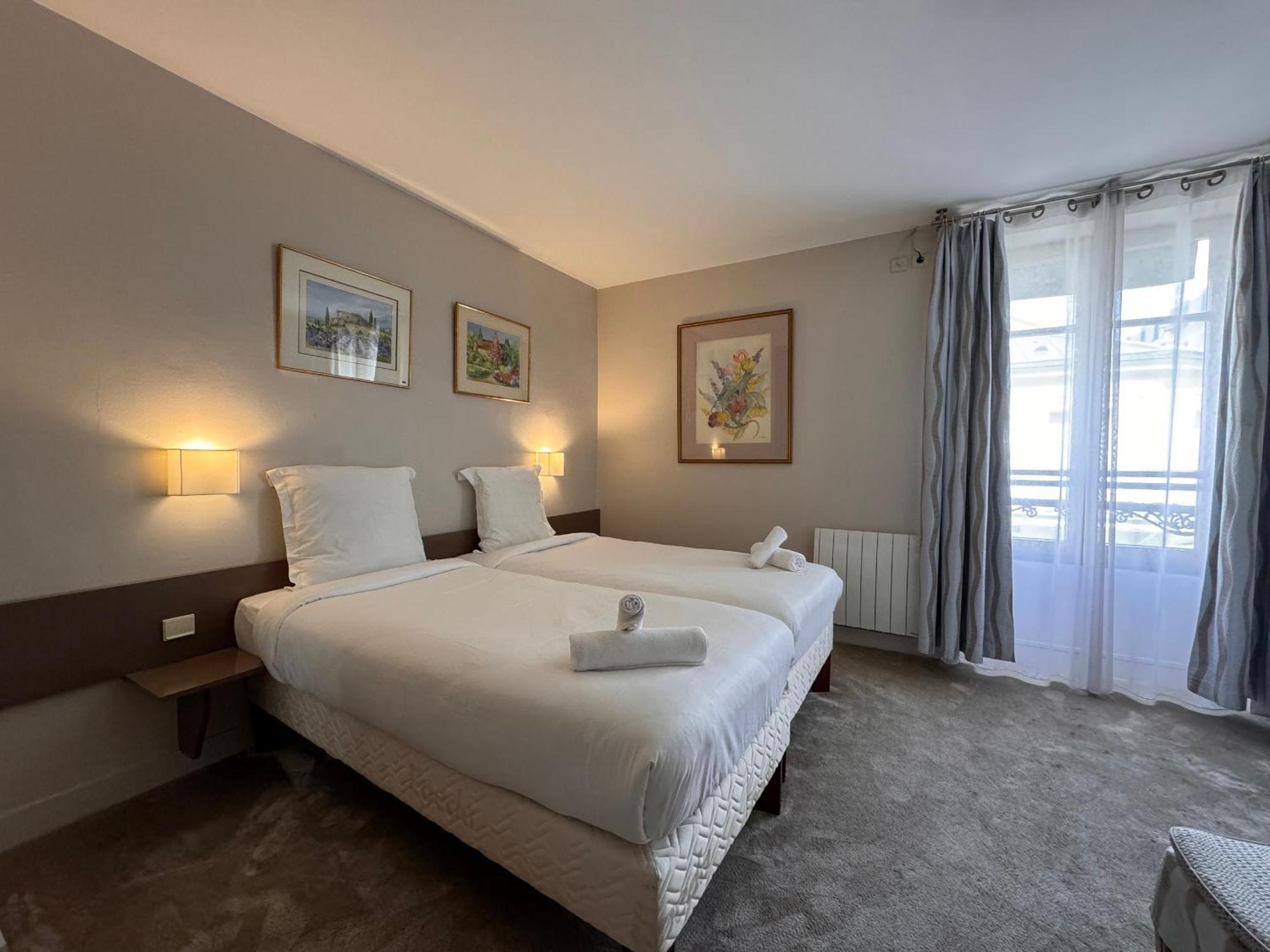 Hotel Paris Vesinet- Logis Hotel Restaurant Ле-Везине Экстерьер фото